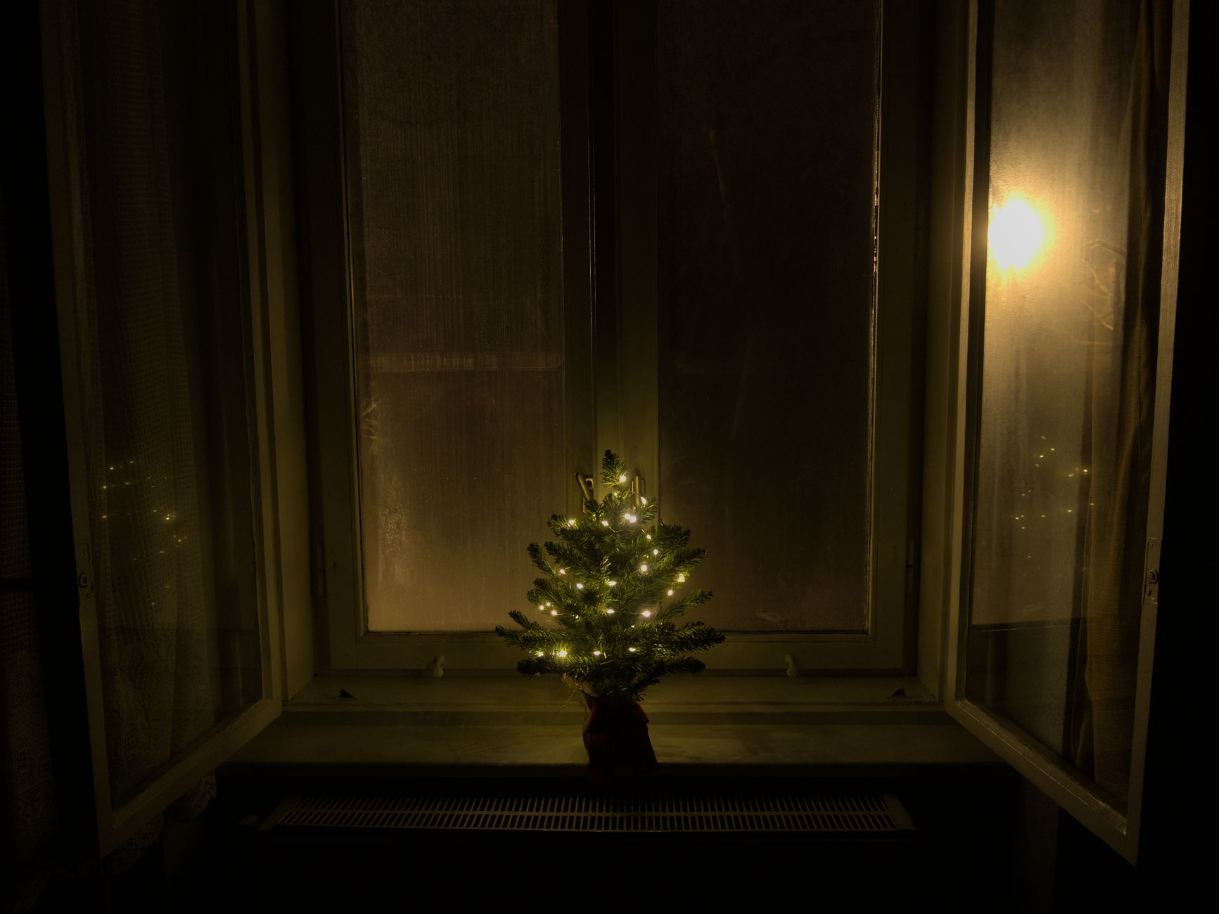 Soledad en Navidad y Fiestas: Cuando la Alegría Colectiva Duele